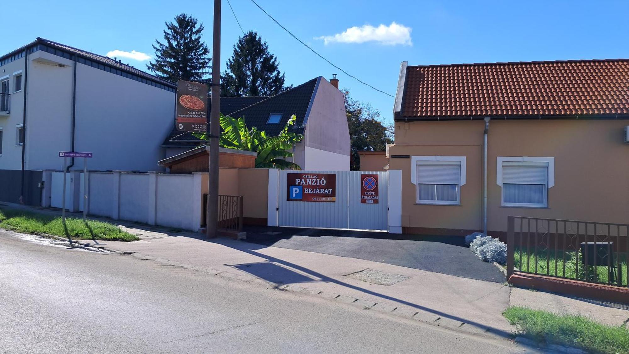 Csillag Panzio Hotell Vác Exteriör bild