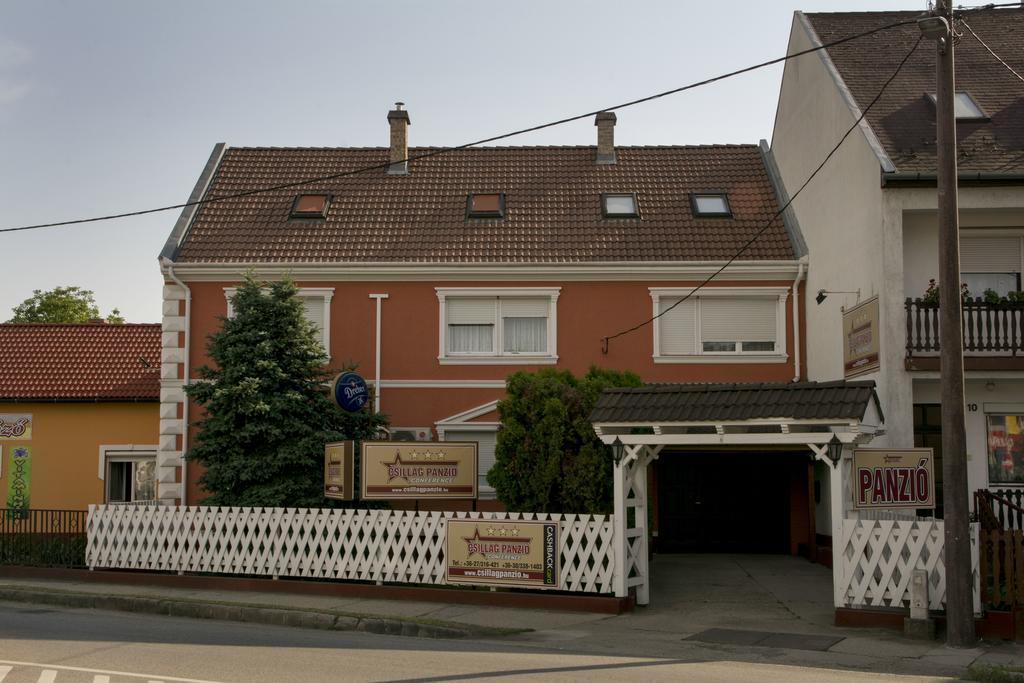 Csillag Panzio Hotell Vác Exteriör bild