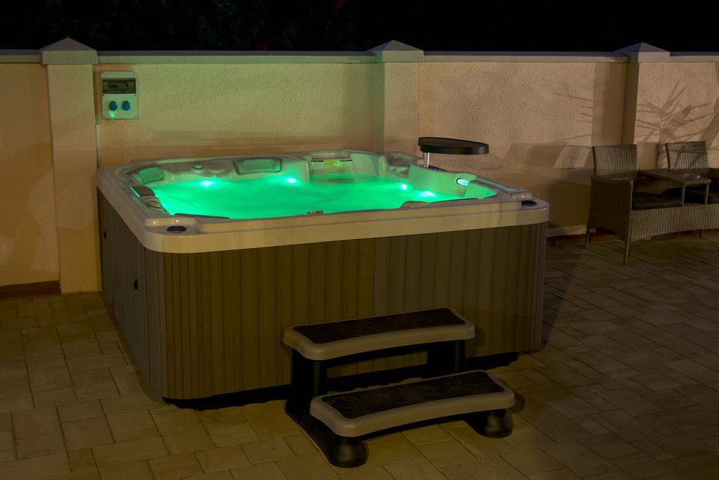 Csillag Panzio Hotell Vác Exteriör bild