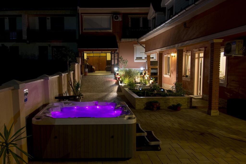 Csillag Panzio Hotell Vác Exteriör bild