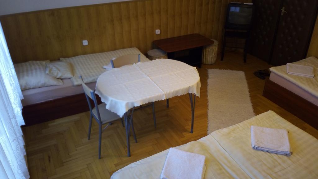 Csillag Panzio Hotell Vác Exteriör bild