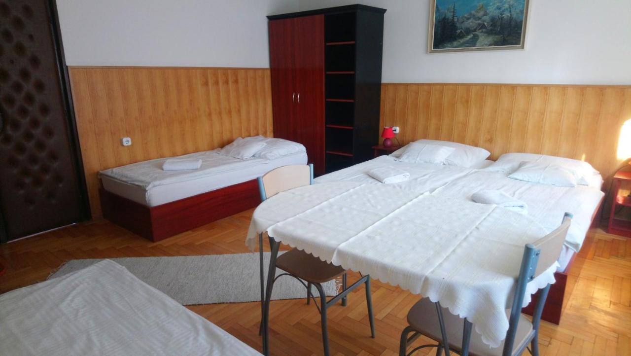 Csillag Panzio Hotell Vác Exteriör bild